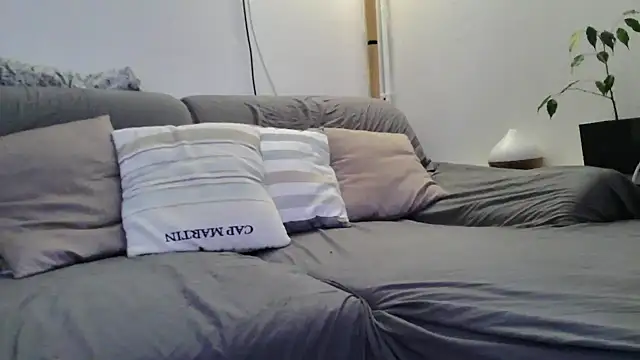 CaroAndMarc online show from February 5, 2026, 9:03 am