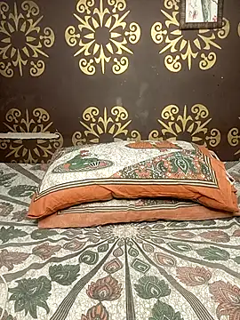 poojaji690 online show from October 2, 2025, 5:47 am