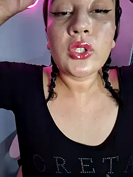 alexxaa96 online show from January 28, 2025, 2:21 am