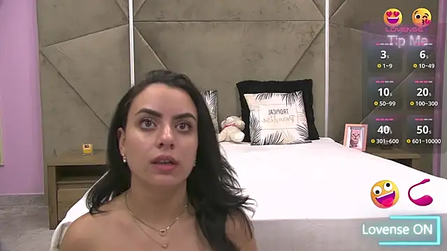 ElyzaIbarra online show from September 25, 2025, 5:11 am