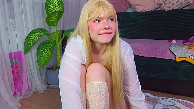 Red  Candy online show from April 22, 2026, 1:34 pm