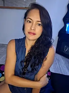 Snapshot of Sara_P10 chatting on January 24, 2025, 10:19 pm Sara P10 online show from January 24, 2025, 10:19 pm