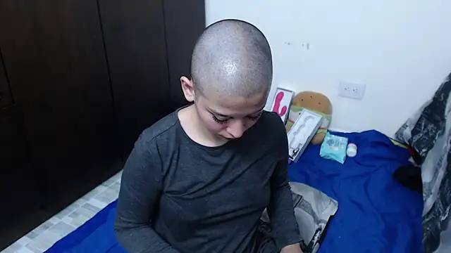 Bitsy Messy online show from December 11, 2024, 12:44 pm