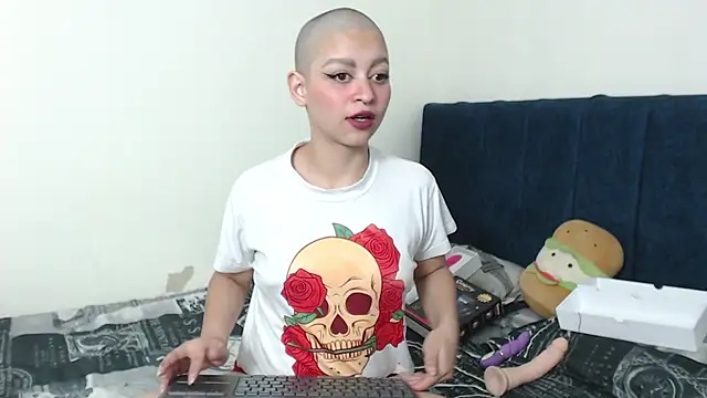 Bitsy Messy online show from December 17, 2024, 3:17 am