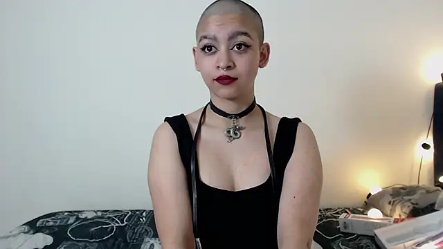 Bitsy Messy online show from December 20, 2024, 7:44 am