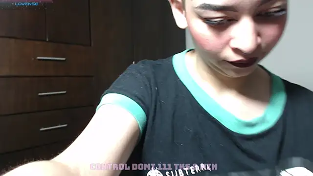 Bitsy Messy online show from December 28, 2024, 12:24 pm