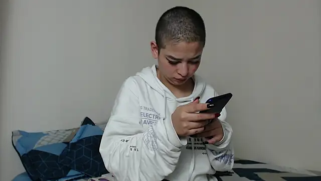 Bitsy Messy online show from January 4, 2025, 10:16 am