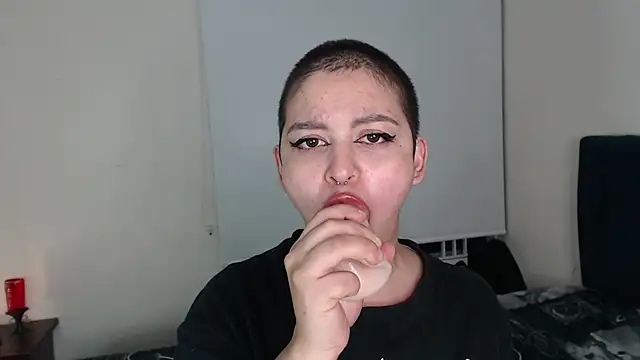 Bitsy Messy online show from March 4, 2025, 10:02 am