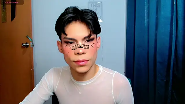 femboykeene online show from April 11, 2026, 10:25 pm