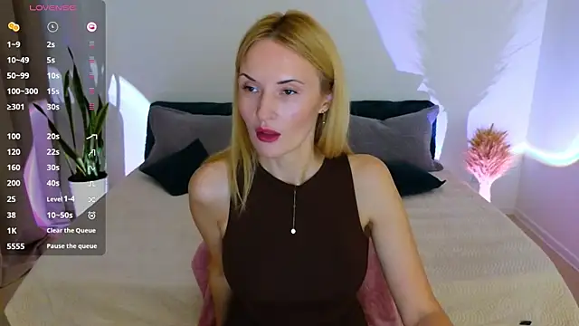 AlisssaRose online show from November 15, 2025, 5:20 pm