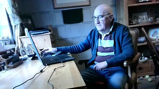 Snapshot of Adamdaddybear chatting on January 28, 2025, 12:54 pm Adamdaddybear online show from January 28, 2025, 12:54 pm