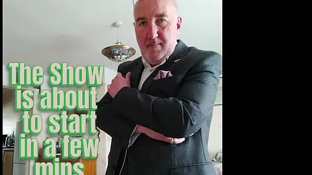 Adamdaddybear online show from October 18, 2025, 1:23 pm