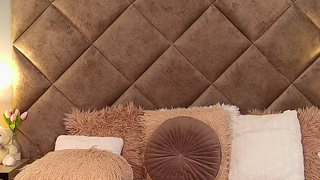 JaquelineM online show from March 14, 2025, 5:05 am