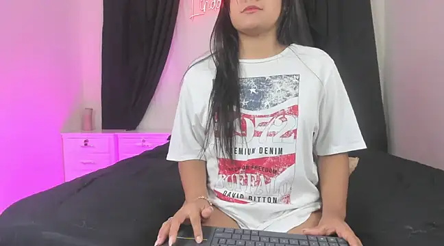 lindacastro02 online show from March 14, 2025, 12:32 am