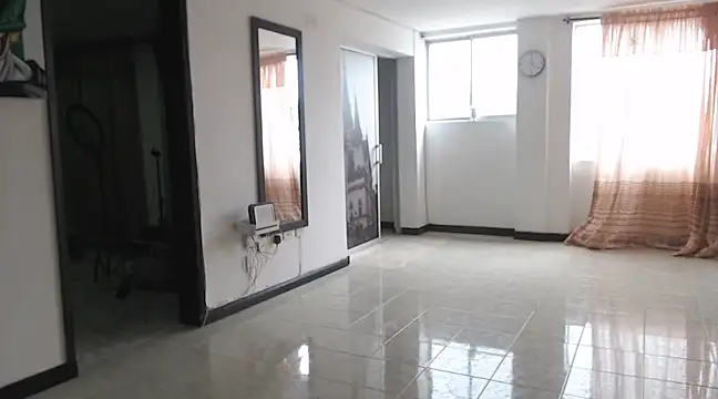 Miapeyton online show from December 8, 2024, 5:22 pm