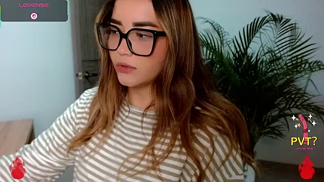 Lucia star   online show from April 21, 2026, 10:34 pm