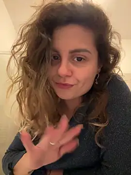 ItalianiMuli online show from February 15, 2025, 3:17 pm