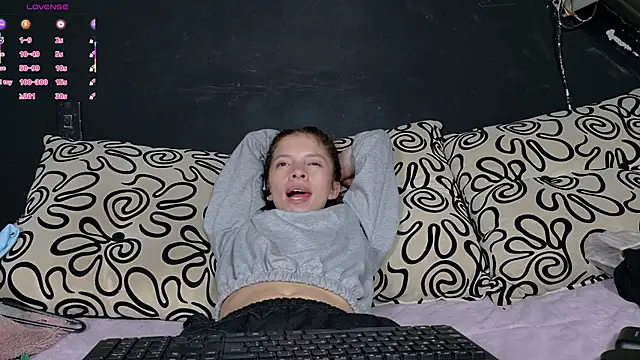 sweetdam12 online show from November 5, 2025, 8:53 pm