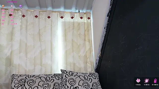 sweetdam12 online show from November 26, 2025, 7:04 pm