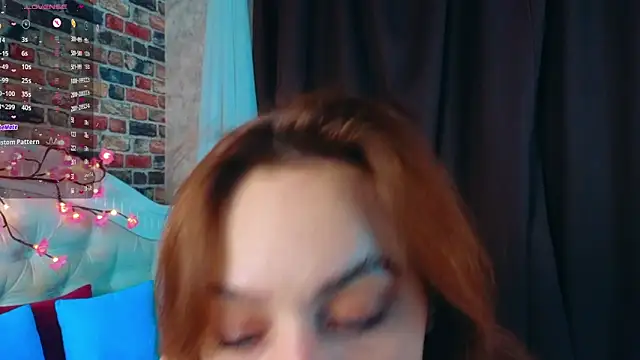 Snapshot of EvaLeester chatting on December 3, 2025, 7:05 am EvaLeester online show from December 3, 2025, 7:05 am