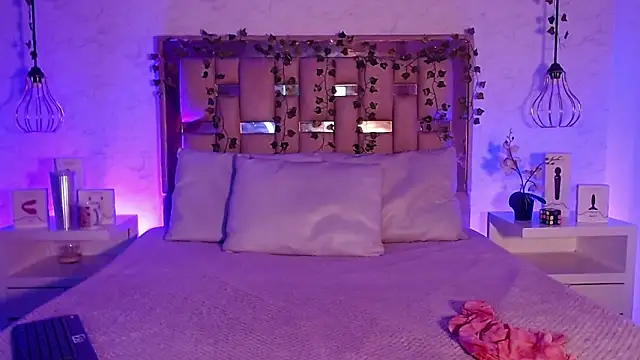 GigiVolkova online show from September 22, 2025, 8:11 pm