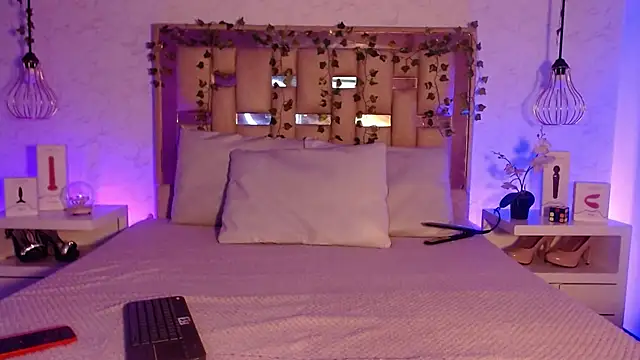 GigiVolkova online show from October 9, 2025, 7:45 pm