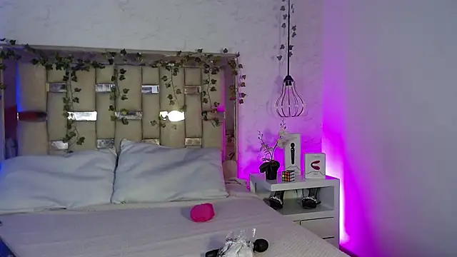 GigiVolkova online show from November 27, 2025, 3:52 am