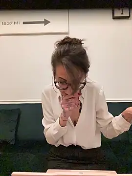 Snapshot of Thunder-Cunt chatting on October 21, 2025, 9:04 pm Thunder-Cunt online show from October 21, 2025, 9:04 pm