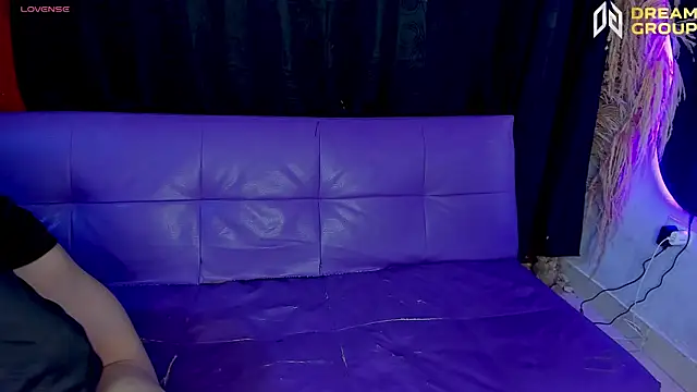 Yourslust  online show from March 1, 2025, 11:37 pm