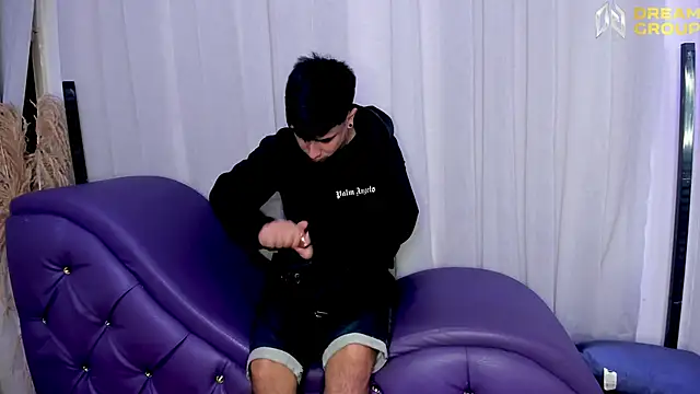 Yourslust  online show from October 30, 2025, 2:07 pm