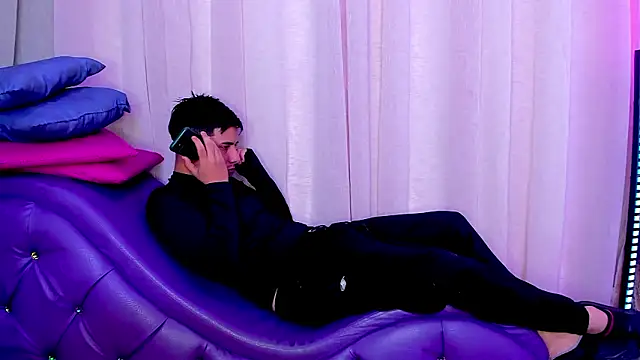 Yourslust  online show from February 22, 2026, 1:40 am