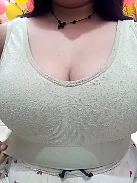 cute-mahek online show from May 10, 2026, 4:56 pm