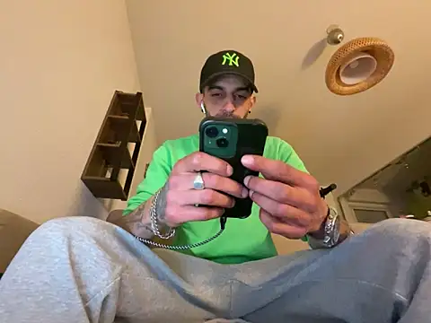 Rebeu313 online show from March 17, 2025, 11:00 pm