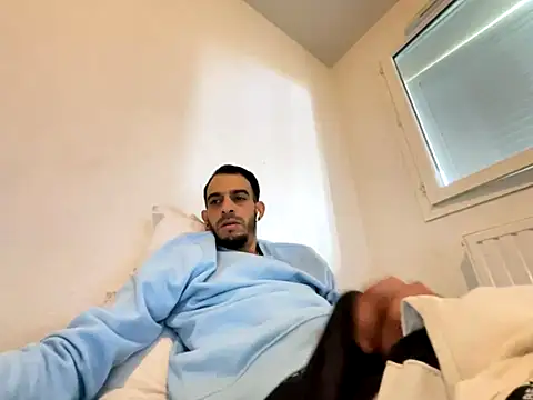 Rebeu313 online show from October 5, 2025, 11:08 am