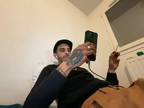 Rebeu313 online show from October 13, 2025, 9:37 pm