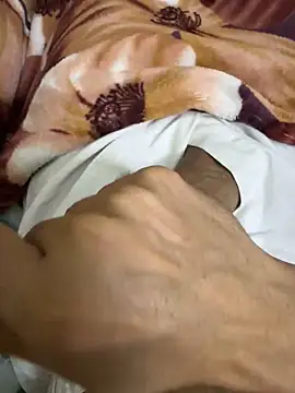 Snapshot of hamed-697 chatting on January 13, 2025, 7:00 am hamed-697 online show from January 13, 2025, 7:00 am