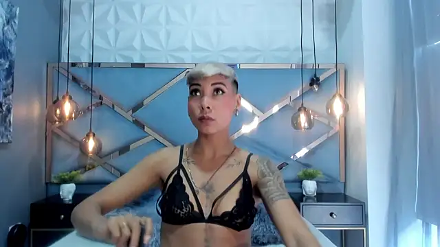 MiaMorgan  online show from March 3, 2025, 1:31 pm