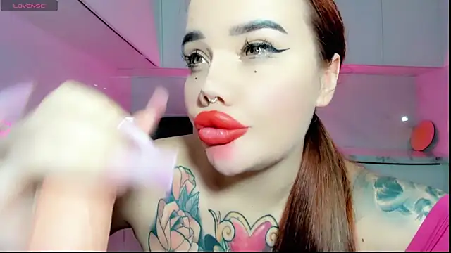 Snapshot of Aira_vi chatting on December 6, 2024, 2:24 am Aira vi online show from December 6, 2024, 2:24 am