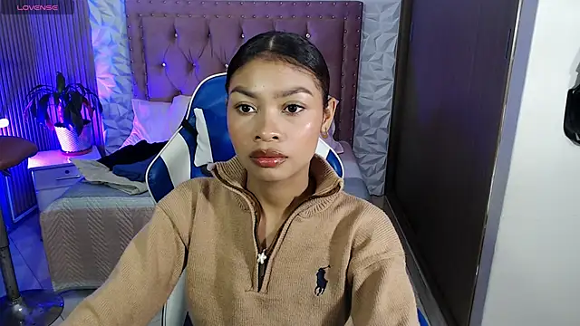 Perla prg online show from November 11, 2025, 6:30 pm