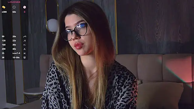 Sara Lewiis online show from October 22, 2025, 4:29 pm