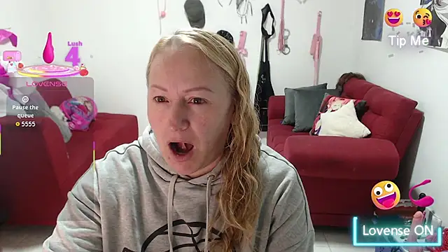 emperabigbootybigass online show from November 24, 2025, 12:16 pm