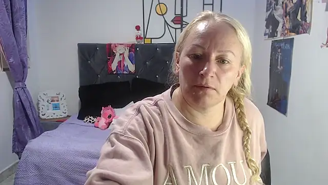 emperabigbootybigass online show from June 2, 2026, 12:40 pm