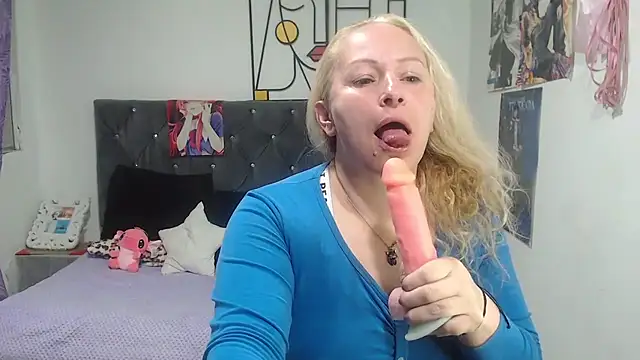 emperabigbootybigass online show from July 6, 2026, 12:24 pm