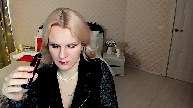 Louisa Bay online show from January 15, 2025, 11:00 am