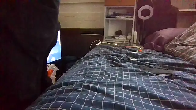 Snapshot of DevinToore chatting on July 17, 2026, 6:57 pm DevinToore online show from July 17, 2026, 6:57 pm
