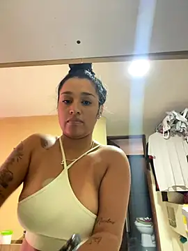 KatalinnaBrown online show from December 5, 2025, 4:03 pm