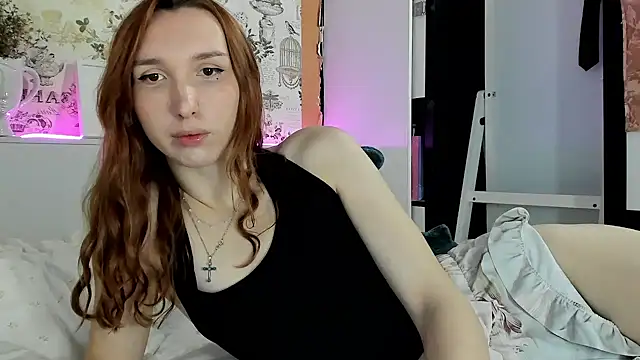 LisaIcon online show from February 3, 2025, 11:58 pm