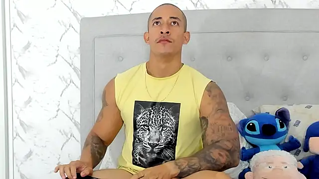 Snapshot of luigiferrara chatting on January 15, 2025, 10:13 pm luigiferrara online show from January 15, 2025, 10:13 pm