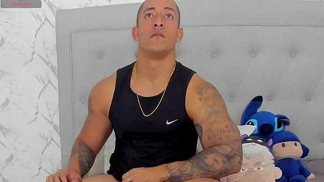 luigiferrara online show from April 4, 2026, 8:50 pm