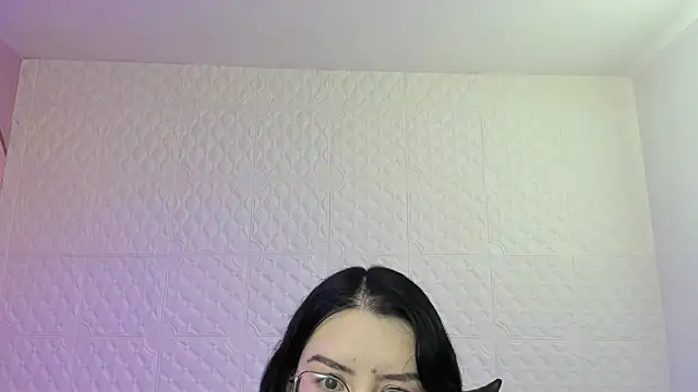 Violetaa diazz online show from September 18, 2025, 9:06 pm